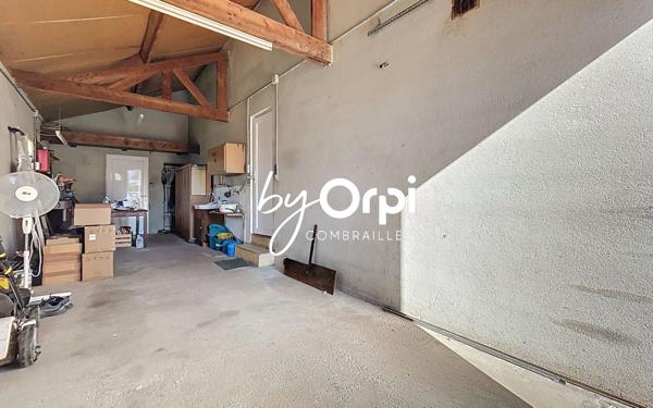 Maison à vendre    5 pièces •  Lavault-Sainte-Anne