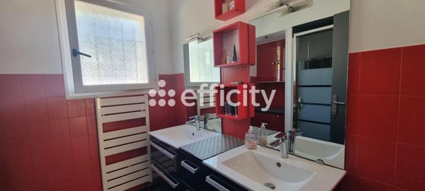 Maison
         5 pièces
        - 140 m² Bien prestige 530 000 € *