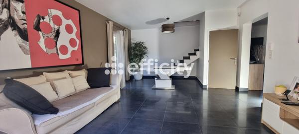 Maison
         5 pièces
        - 140 m² Bien prestige 530 000 € *