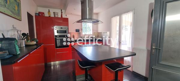 Maison
         5 pièces
        - 140 m² Bien prestige 530 000 € *