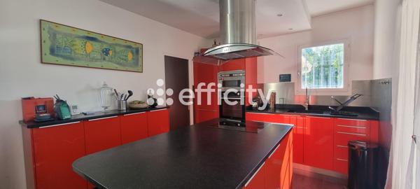 Maison
         5 pièces
        - 140 m² Bien prestige 530 000 € *