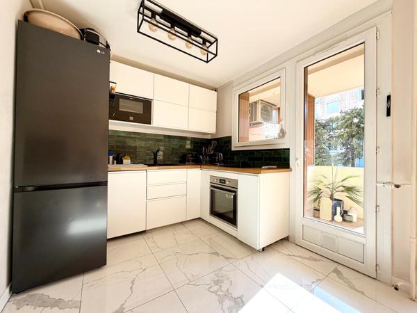 Appartement
         3 pièces
        - 70 m² Exclusivité 259 000 € *