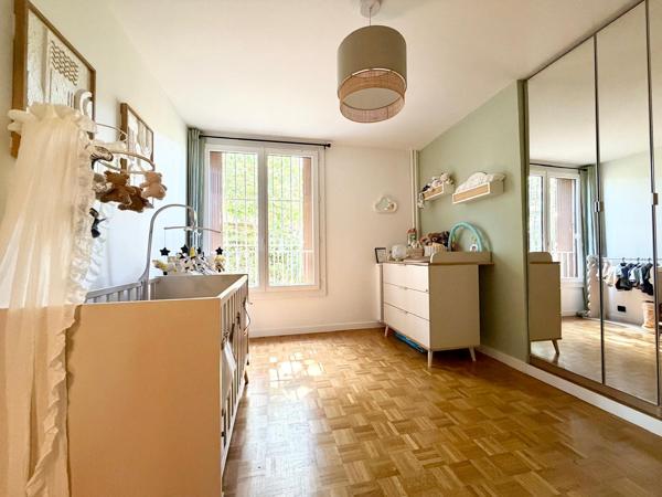 Appartement
         3 pièces
        - 70 m² Exclusivité 259 000 € *