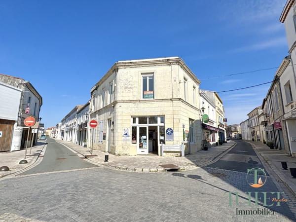 IMMEUBLE HYPER CENTRE-VILLE DE LA TREMBLADE - RAPPORT LOCATIF - INVESTISSEMENT