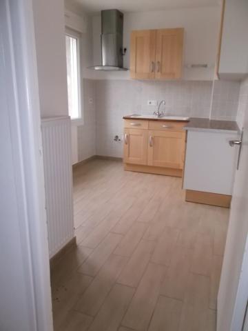COMMUNE DE BASSUET - MAISON T 5 / SOUS-SOL / JARDIN