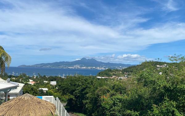 Maison à vendre    6 pièces • 172 m2 Les Trois-Îlets