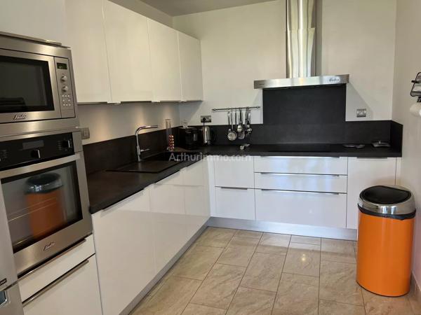 Vente                                                      Appartement
                        
                     4 pièces                      110 m2                     à Calvi