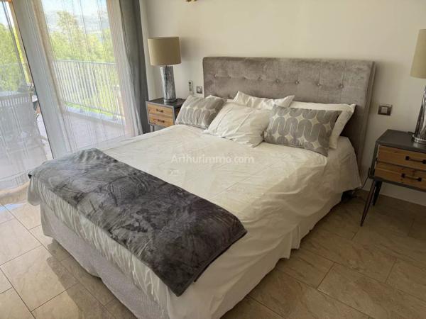 Vente                                                      Appartement
                        
                     4 pièces                      110 m2                     à Calvi