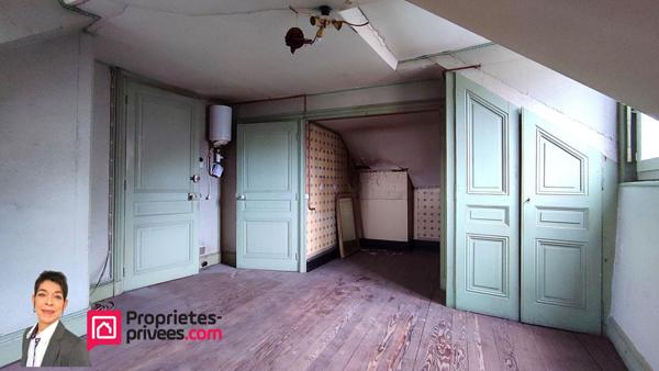 THIZY-LES-BOURG (69240) Immeuble de rapport , 5 appartements, garage et terrain 760m²