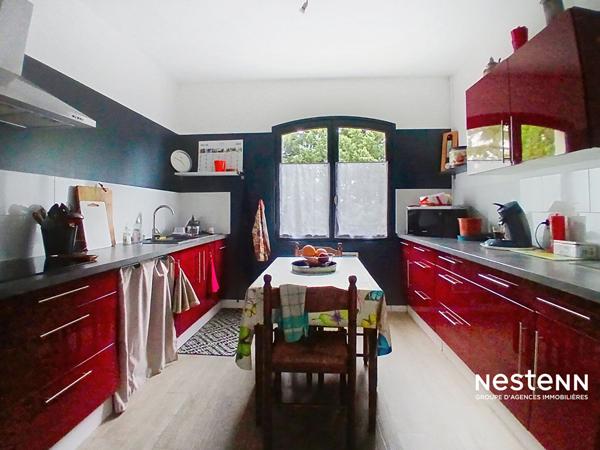 Appartement a vendre a Saint Genis Des Fontaines 4 pieces 104 m2 avec terrasse, jardin et parking