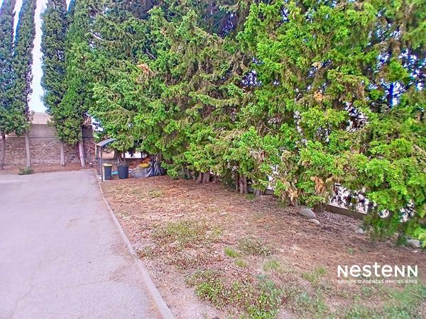 Appartement a vendre a Saint Genis Des Fontaines 4 pieces 104 m2 avec terrasse, jardin et parking