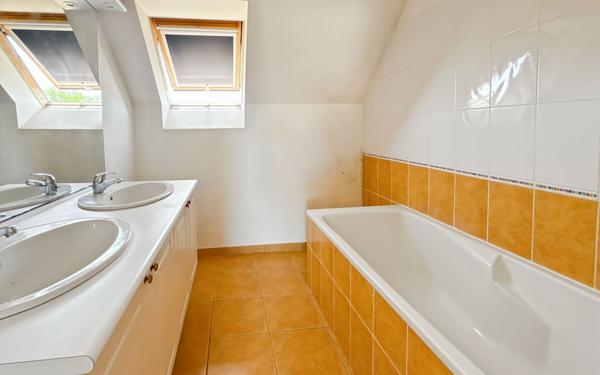 Maison à vendre    5 pièces • 134 m2 Saint-Cyr-en-Val