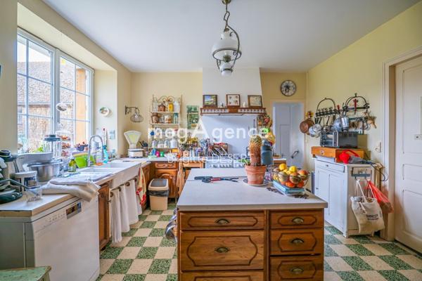 Maison à La Ferté-Bernard, 72400 - 9 pièces 270m²