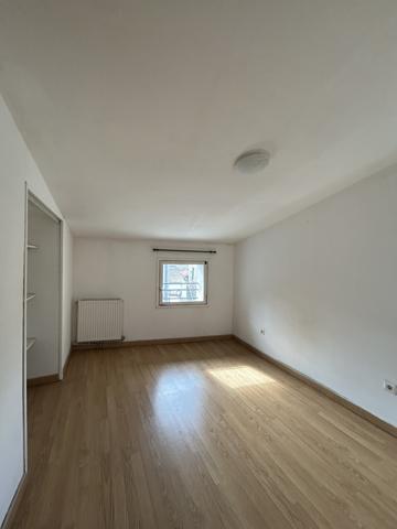 Maison de village avec garage, centre Montréal Montréal (11290)
