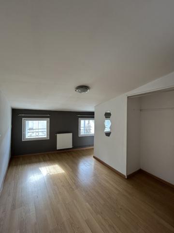 Maison de village avec garage, centre Montréal Montréal (11290)