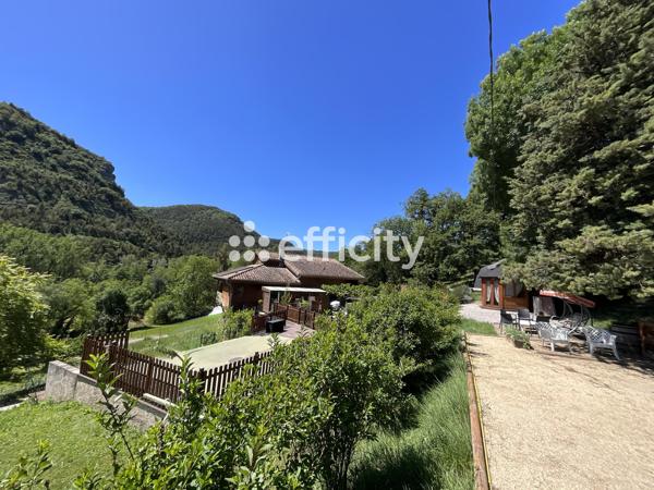 Maison
         8 pièces
        - 178 m² 650 000 € *