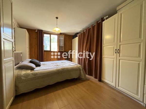 Maison
         8 pièces
        - 178 m² 650 000 € *