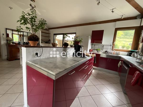 Maison
         8 pièces
        - 178 m² 650 000 € *