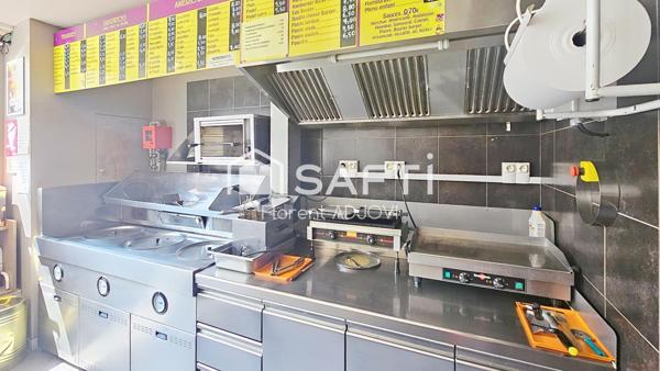 Opportunité à saisir:Friterie-pizzeria à vendre, emplacement stratégique, clientèle fidèle, parfait pour première affaire ou reconversion