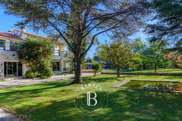 Ollioules, Maison  360 m² à vendre