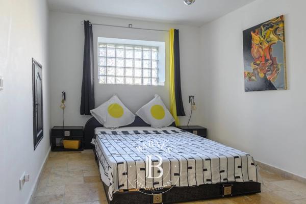 Ollioules, Maison  360 m² à vendre