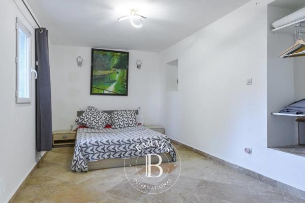 Ollioules, Maison  360 m² à vendre