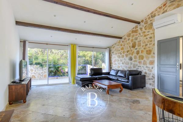 Ollioules, Maison  360 m² à vendre