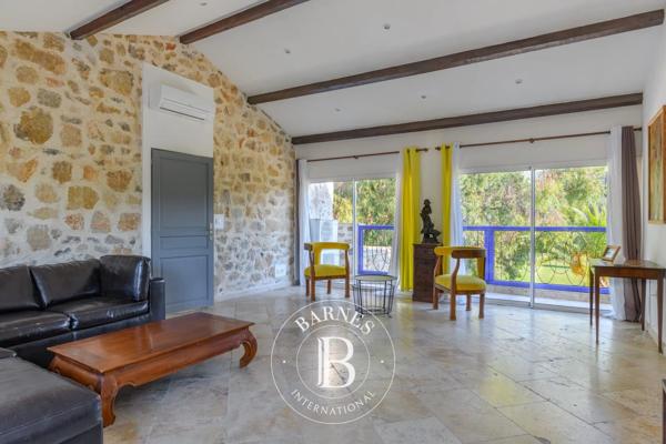 Ollioules, Maison  360 m² à vendre