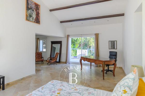 Ollioules, Maison  360 m² à vendre