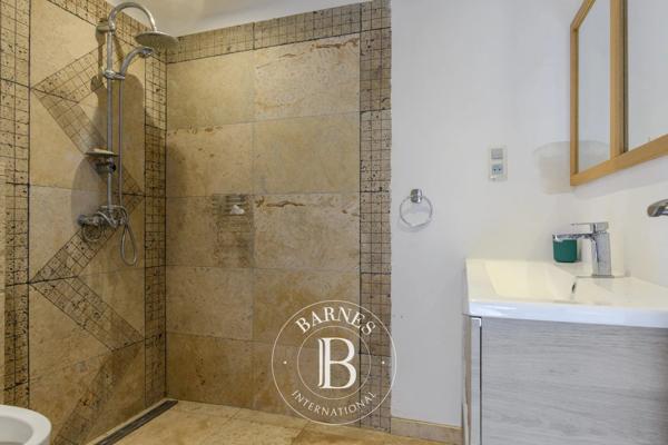 Ollioules, Maison  360 m² à vendre