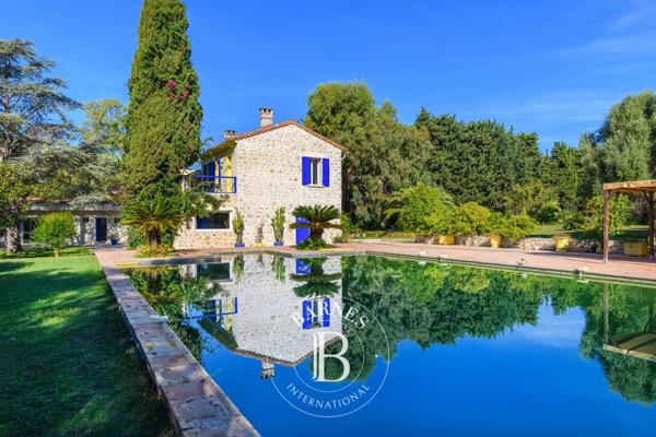 Ollioules, Maison  360 m² à vendre
