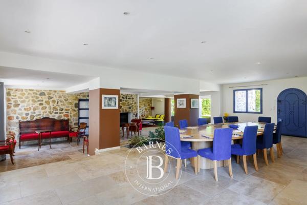 Ollioules, Maison  360 m² à vendre