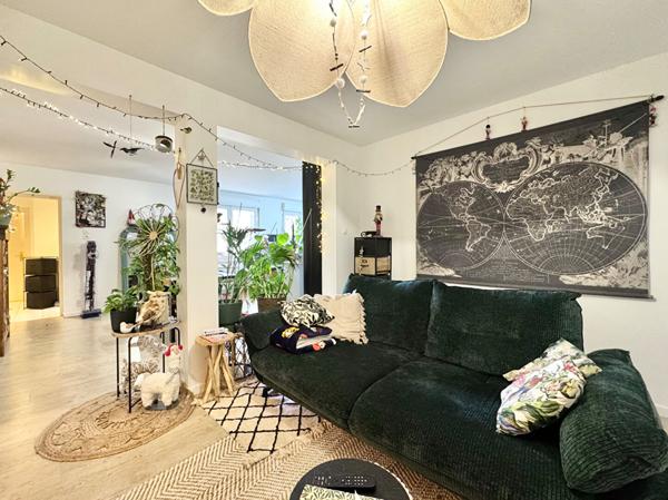 Immeuble de rapport 1 T4 + 1 T5 + 5 studios avec terrasses, jardin, garage, parkings, caves