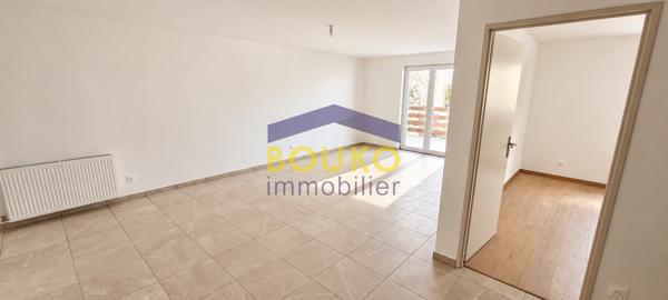 NOUVEAUTÉ - PREMIÈRE LOCATION AVEC TERRASSE Appartement T4 de 89 m² au 1er étage dans ancienne ferme de caract