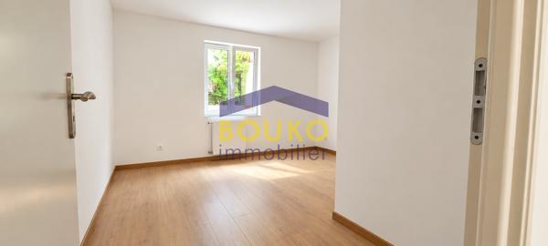 NOUVEAUTÉ - PREMIÈRE LOCATION AVEC TERRASSE Appartement T4 de 89 m² au 1er étage dans ancienne ferme de caract