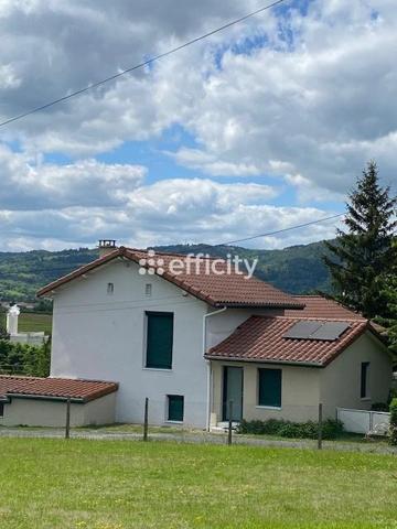 Maison
         6 pièces
        - 105 m² Exclusivité 329 000 € *