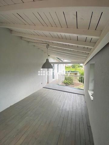 Maison
         6 pièces
        - 105 m² Exclusivité 329 000 € *