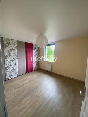 Maison
         6 pièces
        - 105 m² Exclusivité 329 000 € *