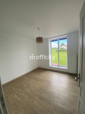 Maison
         6 pièces
        - 105 m² Exclusivité 329 000 € *