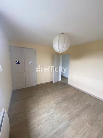 Maison
         6 pièces
        - 105 m² Exclusivité 329 000 € *