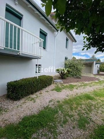 Maison
         6 pièces
        - 105 m² Exclusivité 329 000 € *