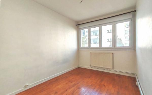 Appartement à vendre    3 pièces • 52,32 m2 Lyon 3