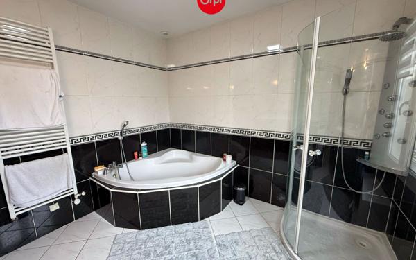 Maison à vendre    5 pièces •  Le Pont-de-Beauvoisin