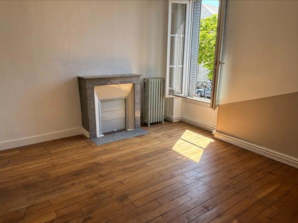 🏠 Charme et Authenticité : Maison de Ville Cœur de Briare