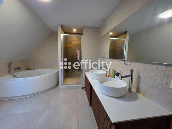 Maison 6 pièces - 210 m² Exclusivité efficity