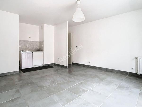 NANTES - SAINT-PASQUIER , SAINT- FELIX / Appartement deux pièces 45m² dans un immeuble de 2011, avec parking extérieur