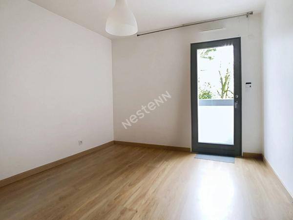 NANTES - SAINT-PASQUIER , SAINT- FELIX / Appartement deux pièces 45m² dans un immeuble de 2011, avec parking extérieur