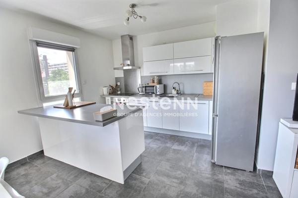 Au pied du tramway T4 et des Commerces - Lumineux 3 pièce(s) 66 m2 - Copropriete de 2014 - Terasse