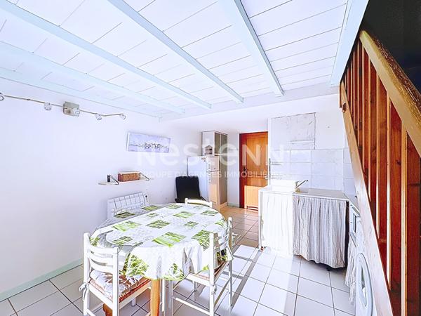 Charmant Duplex meublé 3 pièces de 37.6 m2 avec piscine & place de parking privative en option à Gruissan