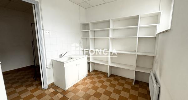 Location Local commercial 5 pièces 88 m² - Le Pouzin 07250